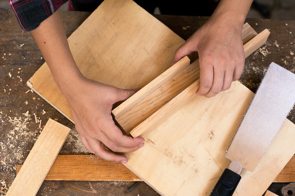 7 effektive Tipps, um Kleber von Holz zu entfernen Lösungen, die wirklich funktionieren